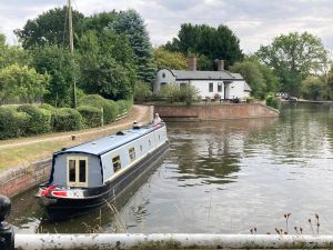 nb Jubilee on the North Stratford Canal at Kingswood Junction.